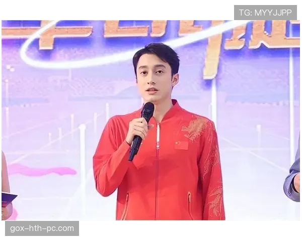 练俊杰训练完直接啃鸡腿，这自律人设是摆着看的？