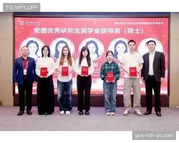 赖斯与巴尔韦德:全能中场在攻防结构与比赛影响力上的核心差异 赖斯与巴尔韦德:全能中场在攻防结构与比赛影响力上的核心差异